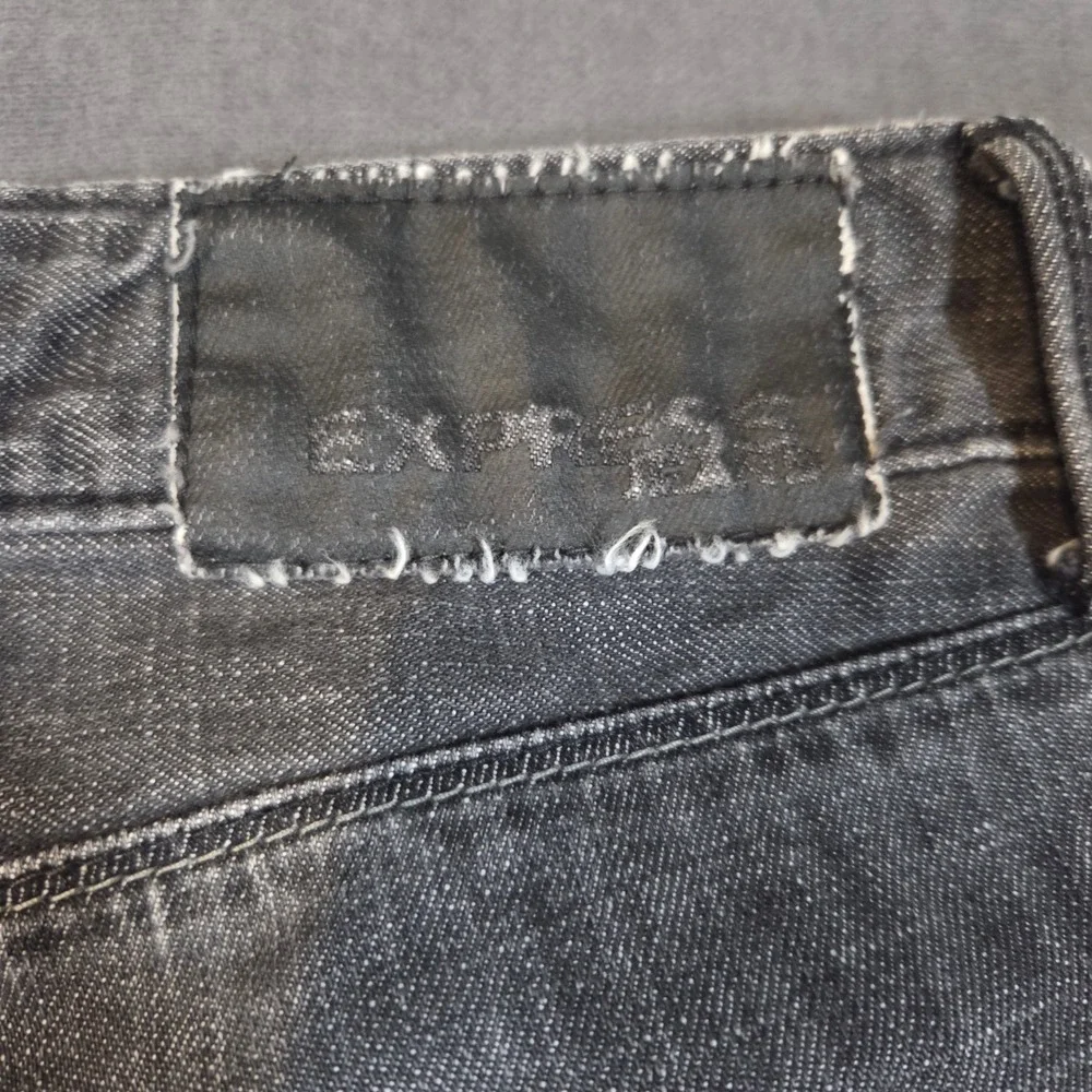 Express Rocco Jeans Mens 33x32 Black Slim Fit Low Rise Straight Leg Distressed